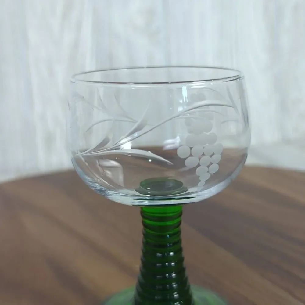 German Roemer Bockling Wine Glass Etched Grapes Design Beehive Green Stem